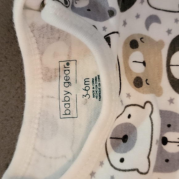 Baby Onesies - Picture 4 of 4